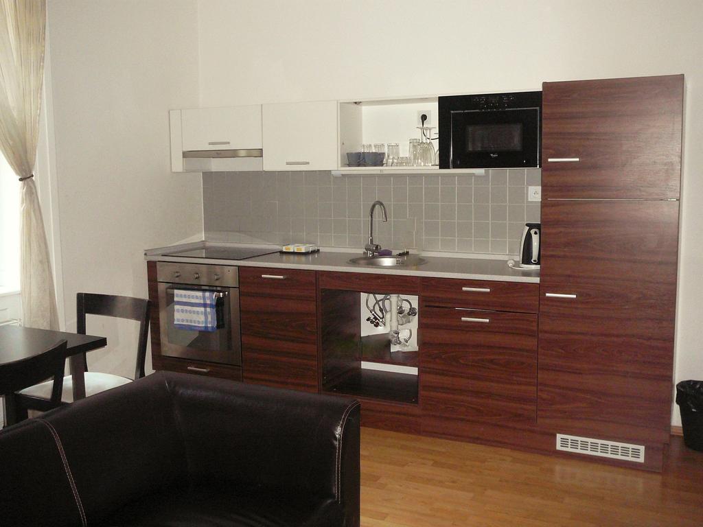 Lion Apartments Medena, Big Size, High Ceilings Bratislava Exterior photo