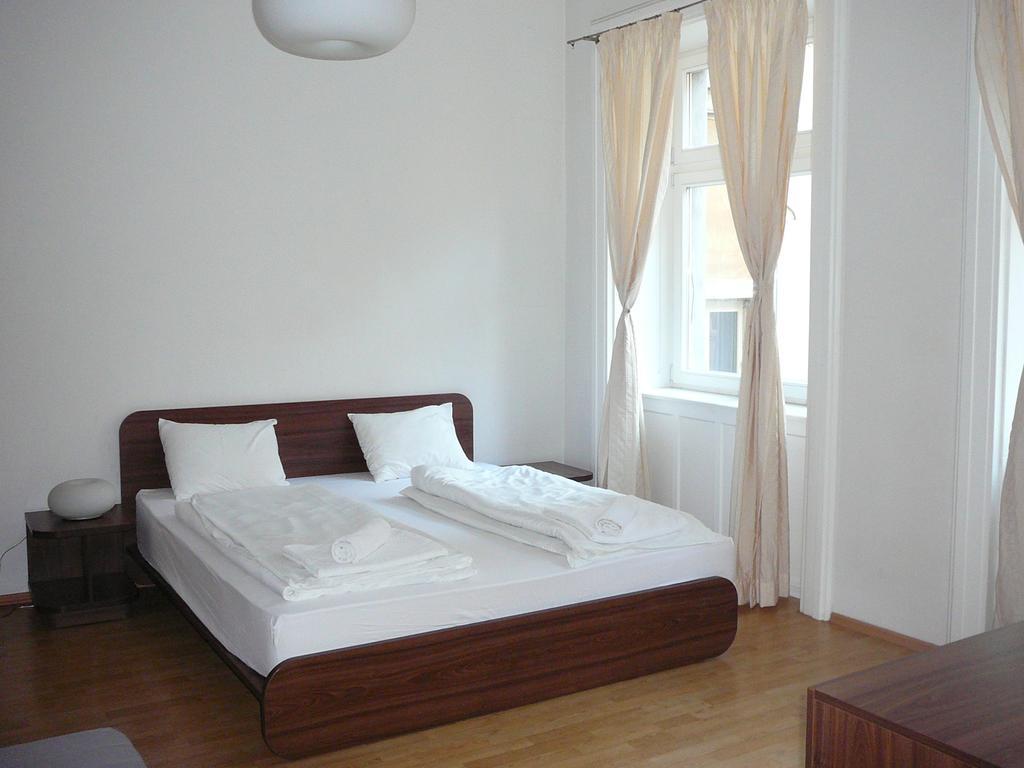 Lion Apartments Medena, Big Size, High Ceilings Bratislava Exterior photo