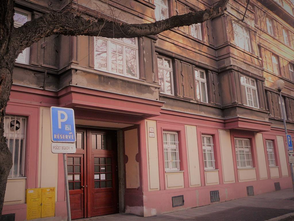 Lion Apartments Medena, Big Size, High Ceilings Bratislava Exterior photo