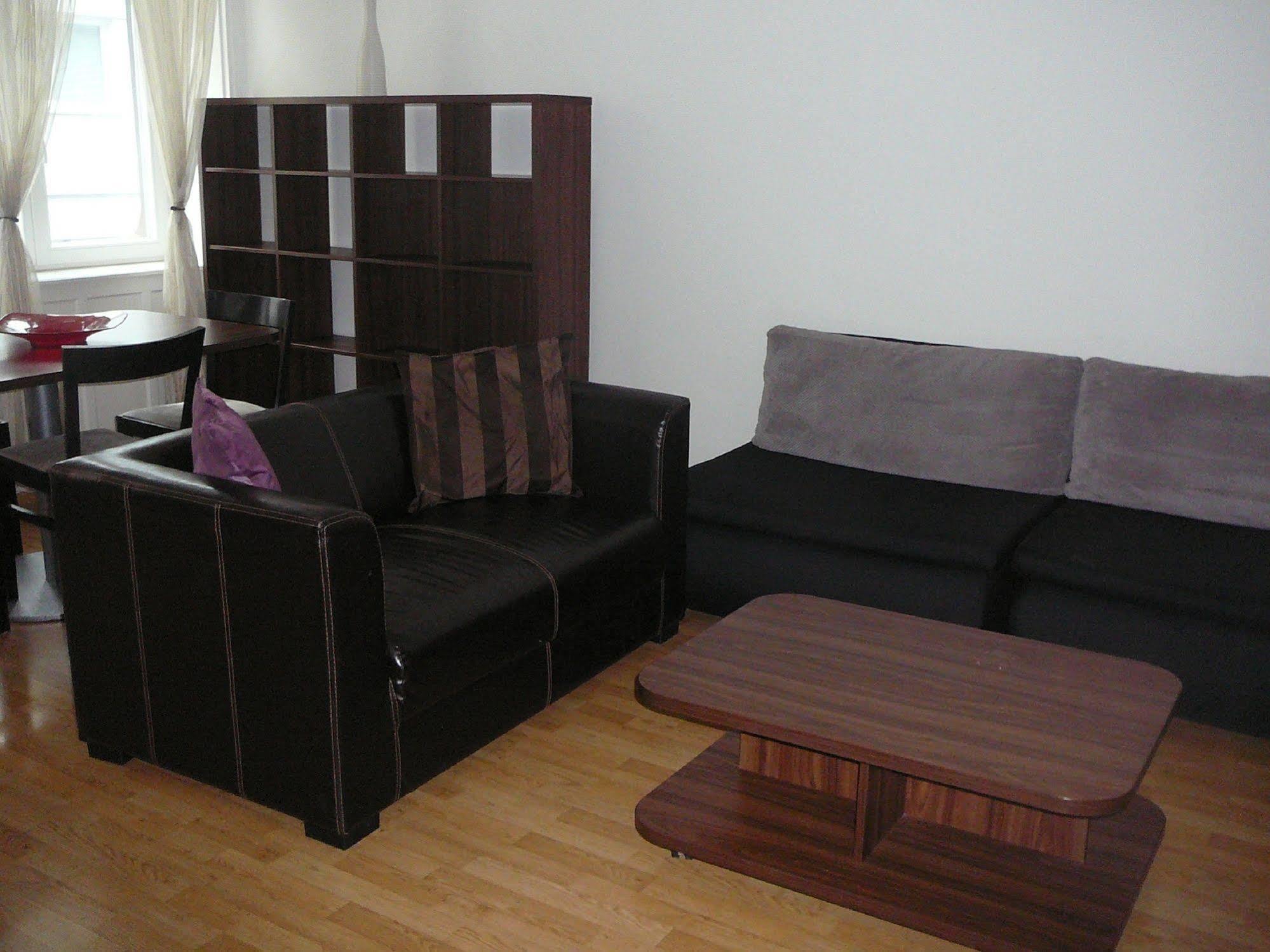 Lion Apartments Medena, Big Size, High Ceilings Bratislava Exterior photo